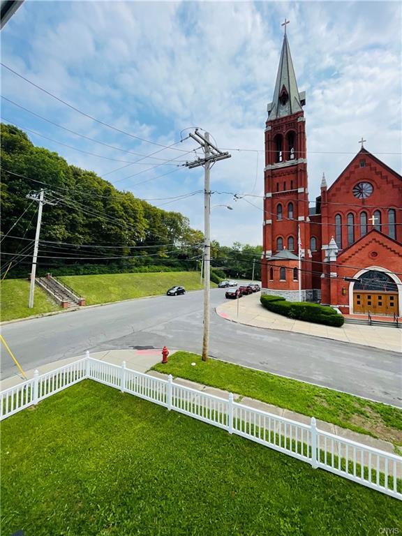 Building Photo - 1222 Hawley Ave