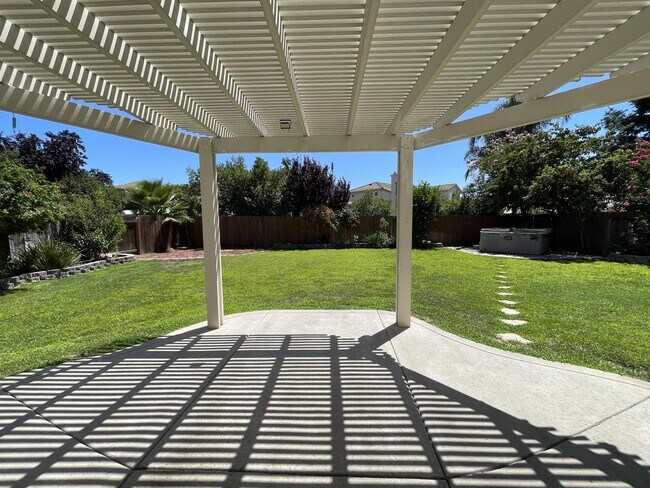 Building Photo - 9772 Ellsmere Way