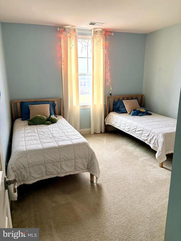 Building Photo - 113 Henry Stoupe Way