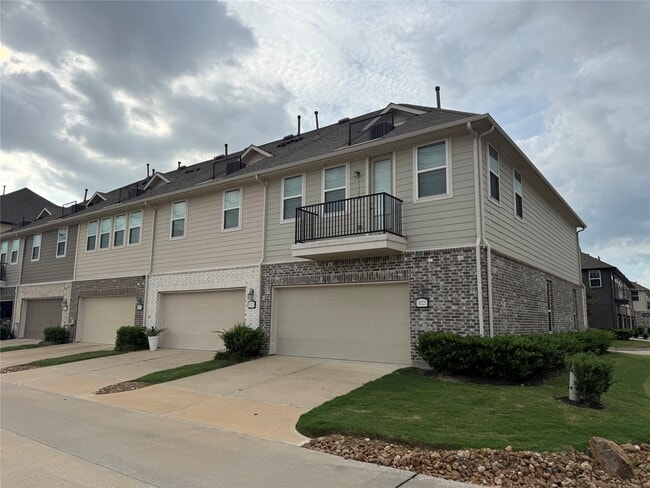 Building Photo - 18225 Crystal Knoll Dr