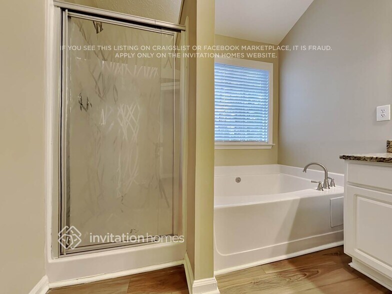 Building Photo - 4950 Promenade Dr SW