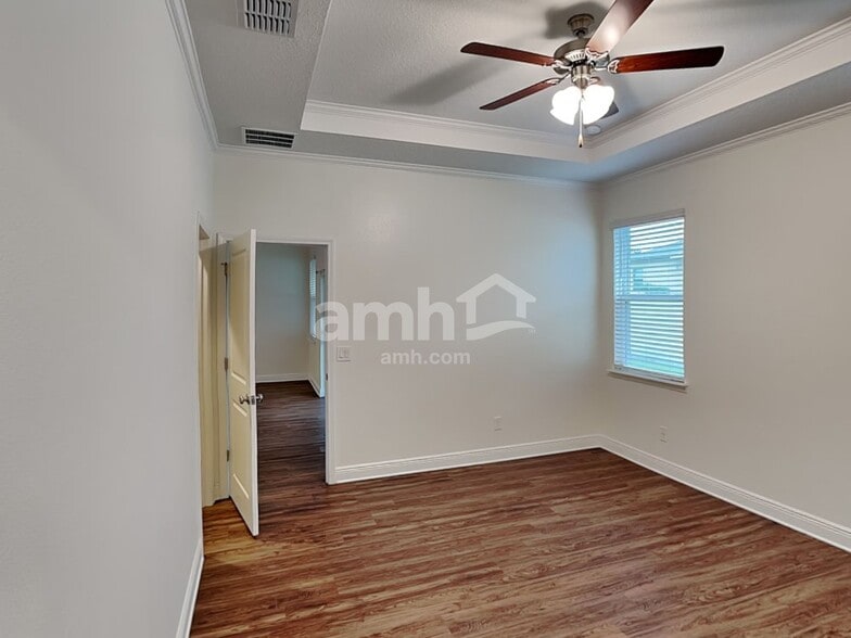 Building Photo - 1372 Celery Ave