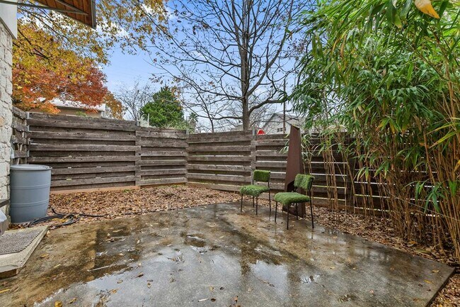 Building Photo - 805 Cumberland Rd