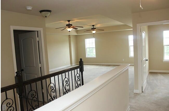 Building Photo - 2510 Pembroke Springs