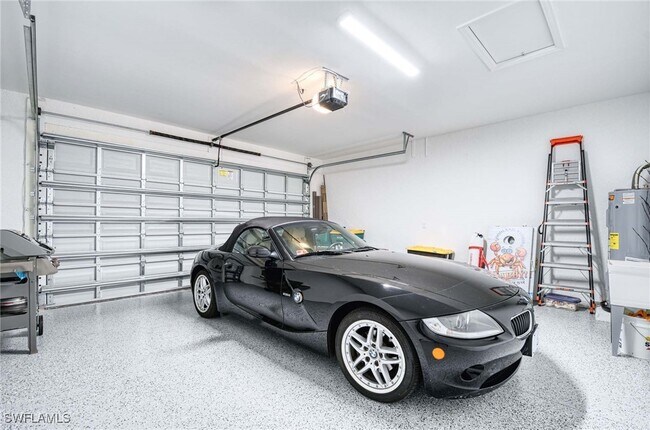 Building Photo - 6984 Saona CT