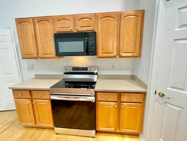 Building Photo - 6171 Lancewood Way