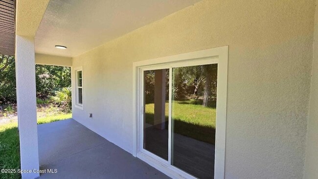 Building Photo - 2862 Pomello Ave SW