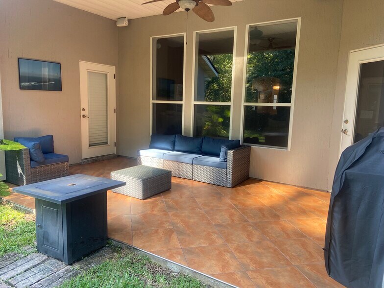 Building Photo - 437 Lake Monroe Pl