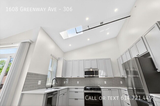 Building Photo - 1608 Greenway Ave