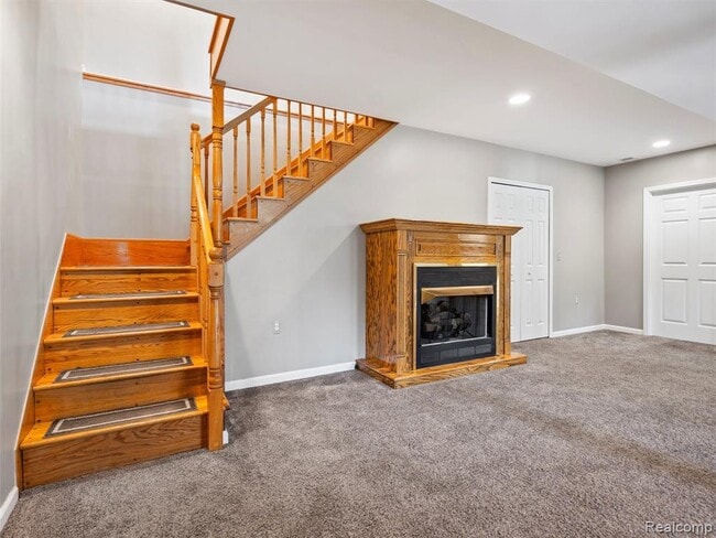 Building Photo - 987 Fairledge St
