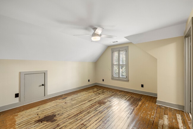 Building Photo - 479 W Park St