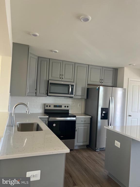 Building Photo - 167 Clifton Mnr