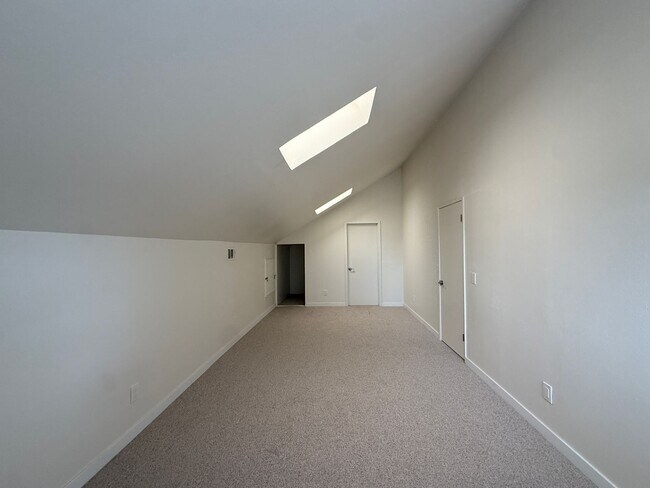 Building Photo - 1422 Eagle Ct