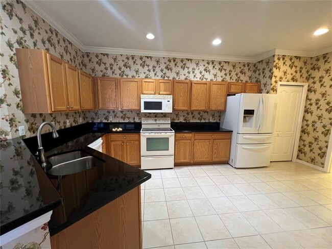 Building Photo - 4665 Whispering Oaks Dr