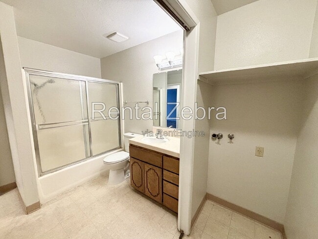 Building Photo - 3357 San Ramon Ct