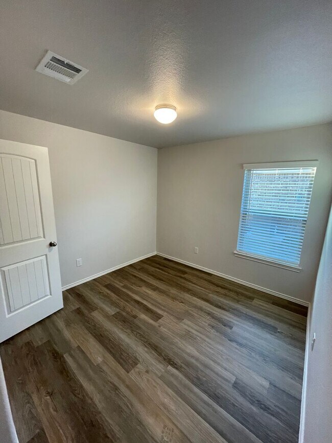 Building Photo - Pre-Leasing Now | Beautiful 3-Bedroom, 2-Bath Home in Magnolia – Available Soon