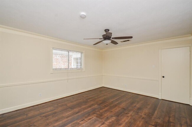 Building Photo - 6611 Cypress Point Dr