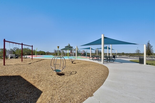 Building Photo - 4414 Banting Cres