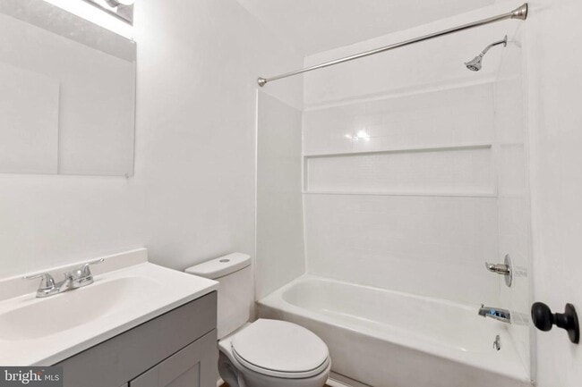 Building Photo - 39 N Turnberry Dr
