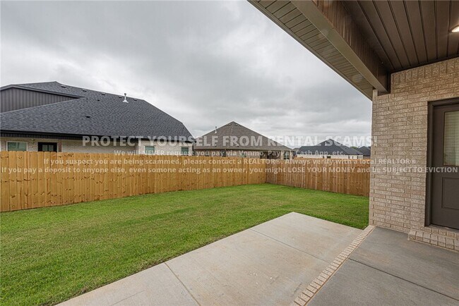 Building Photo - 6902 SW High Meadow Blvd
