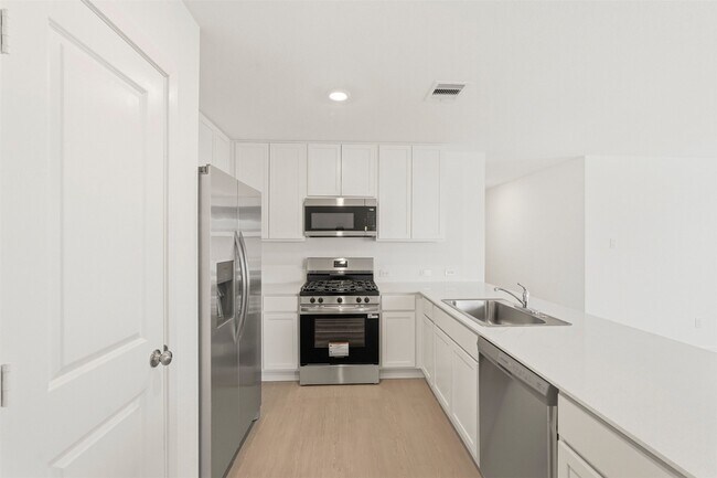 Building Photo - 17334 Glacier Frst Ln