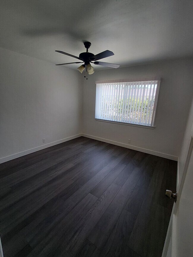 Building Photo - 8688 San Miguel Ave