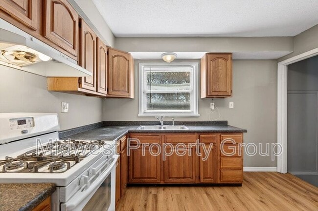 Building Photo - 8280 Frost Ave