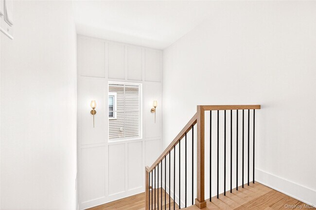 Building Photo - 306 Hunter St