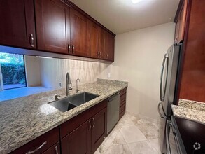 Building Photo - Gorgeous Updated Shelter Creek Condo Avail...