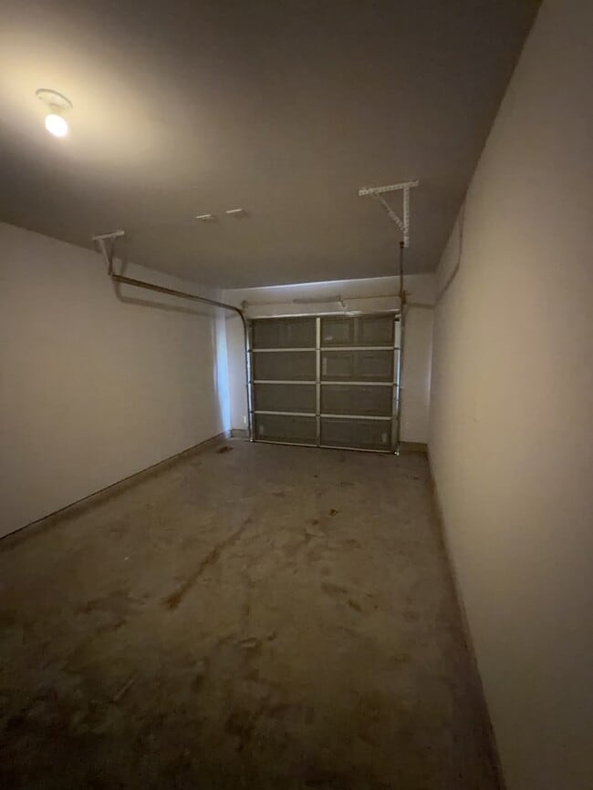 Building Photo - 509 Hines Ave