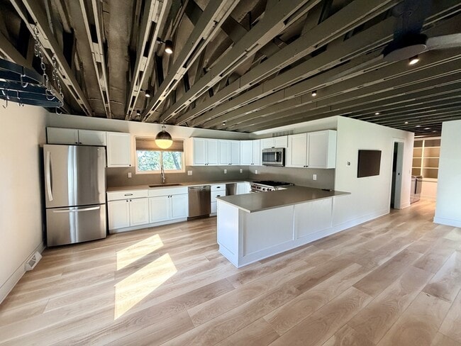 Building Photo - 2949 H S 78th St