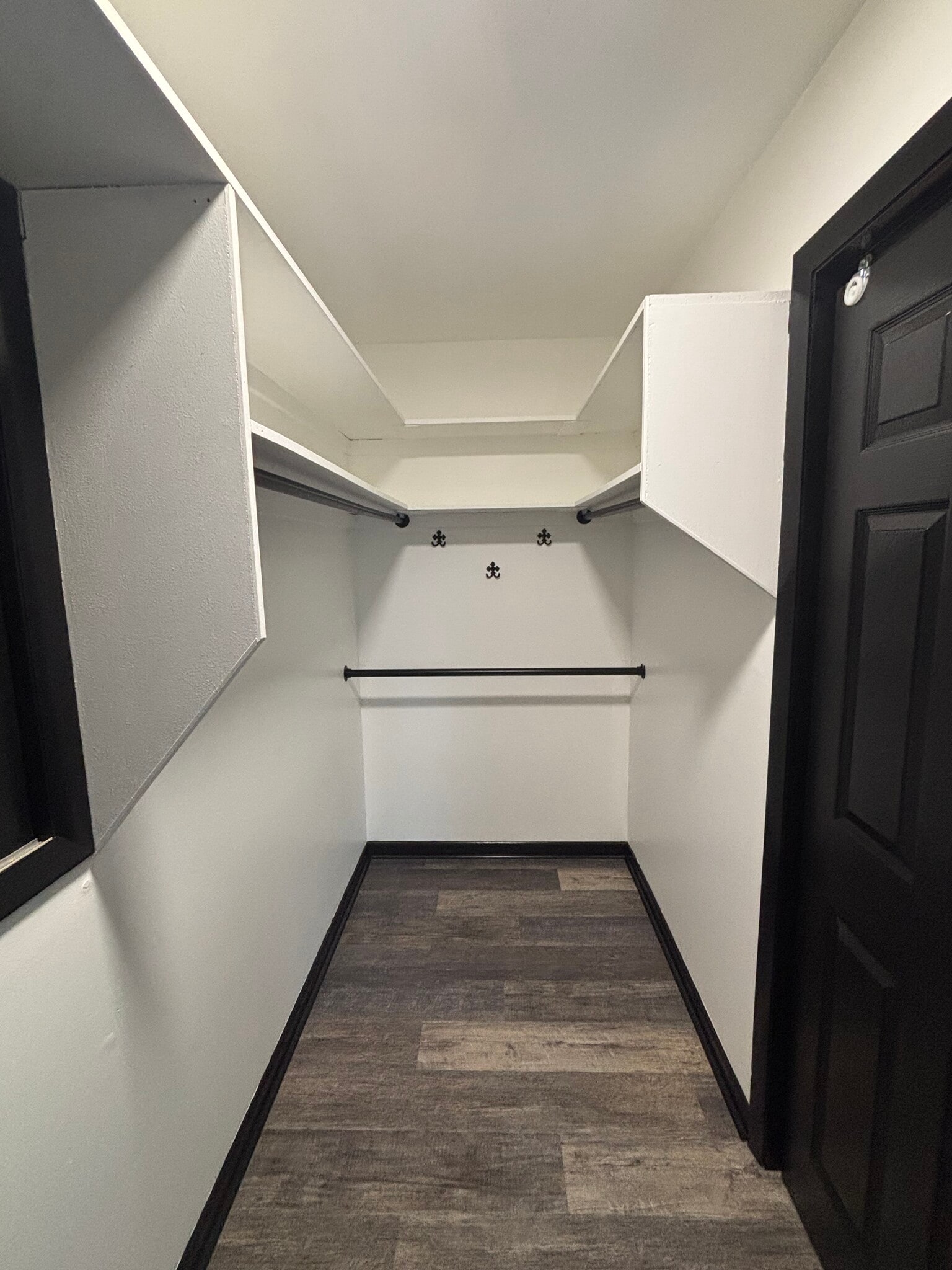 master closet - 1134 Northampton St