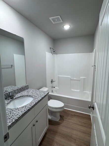 Building Photo - 19 Shiloh Dr