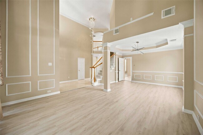 Building Photo - 14715 Golden Bough Ln