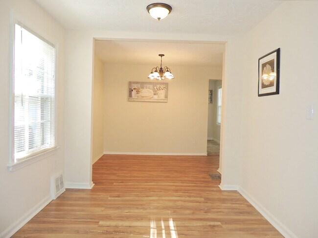 Building Photo - Beautifully Renovated 3BR Cape Cod in Shaker Heights – Spacious & Move-In Ready!