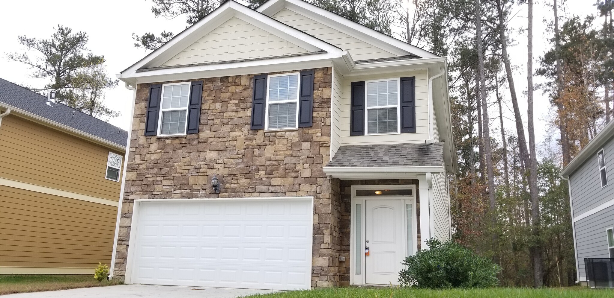Building Photo - 2297 Shady Dr