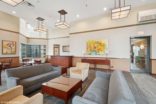 Building Photo - 401 E Ontario St