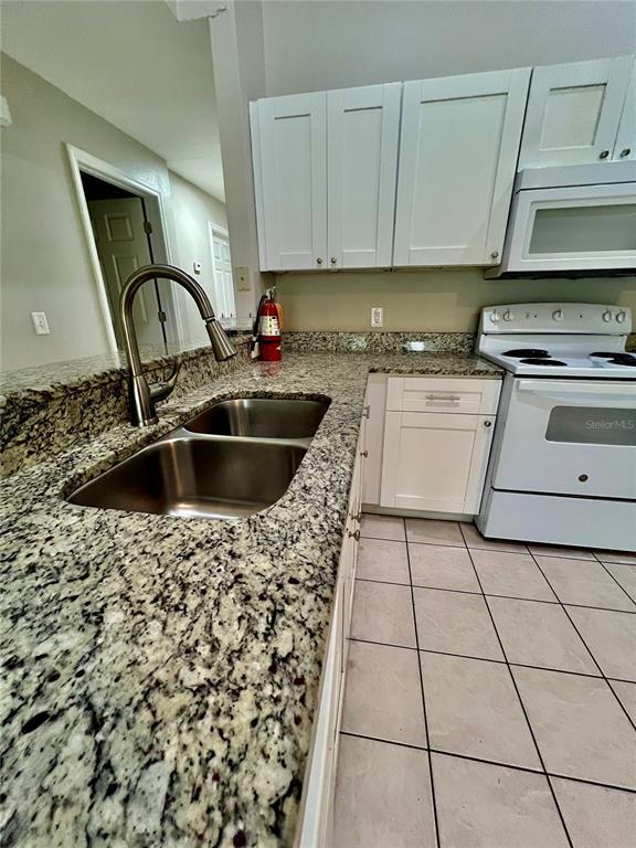 Building Photo - 37227 Grassy Hill Ln
