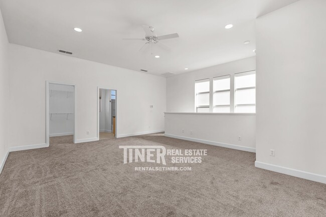 Building Photo - Industrial Loft in Fabulous Downtown Neigh...