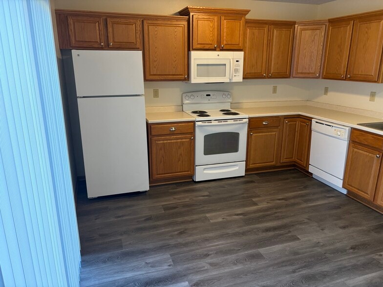 Building Photo - 806 Waldo St