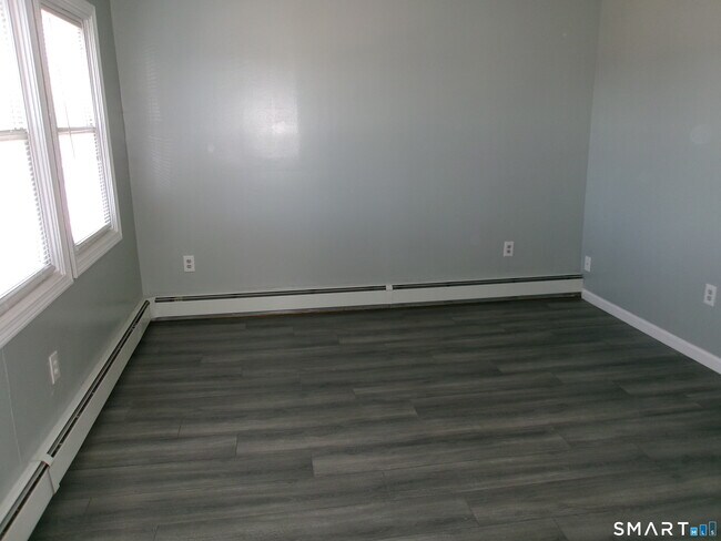 Building Photo - 452 Wethersfield Ave