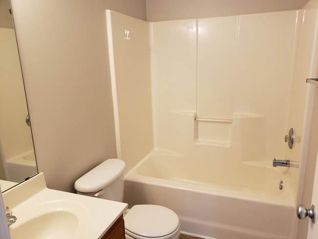 Building Photo - 2853 Summergrove Ct