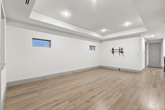 Building Photo - 1719 Holman St