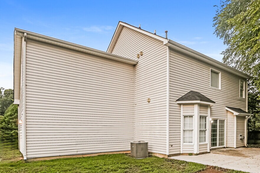 Building Photo - 137 Chere Helen Dr