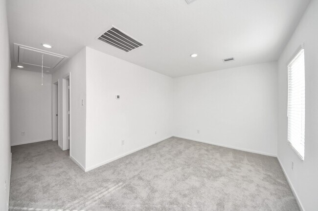 Building Photo - 5846 Majestic Sky Dr