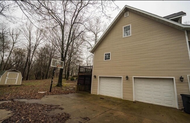 Building Photo - *~*Gorgeous Home, Located in Waynesville*~*