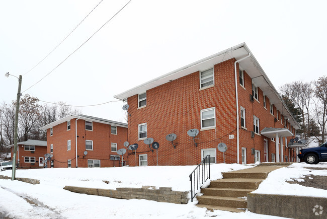 Building Photo - 2620-2650 Caprice Ave NW