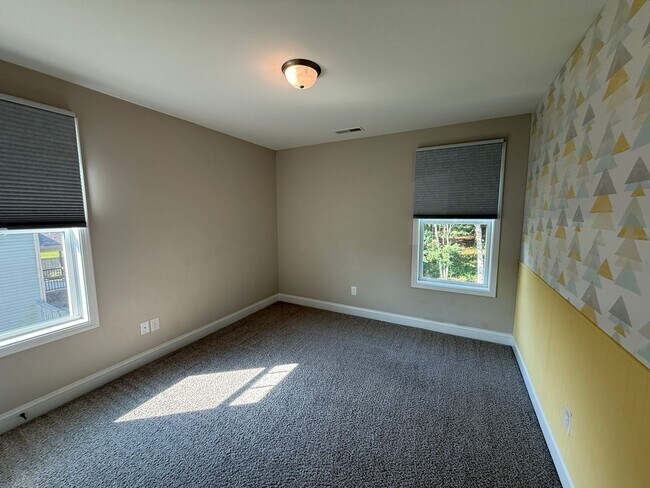 Building Photo - Stunning 4 Bed, 2.5 Bath Home in Cameron