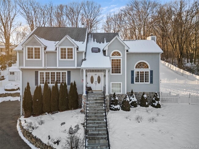 Building Photo - 17 Waring Dr