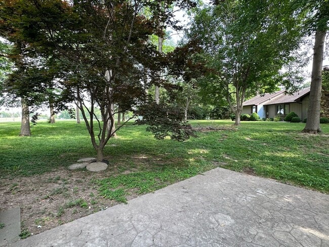 Building Photo - Single family home available to rent, located on Quincy's East Side.